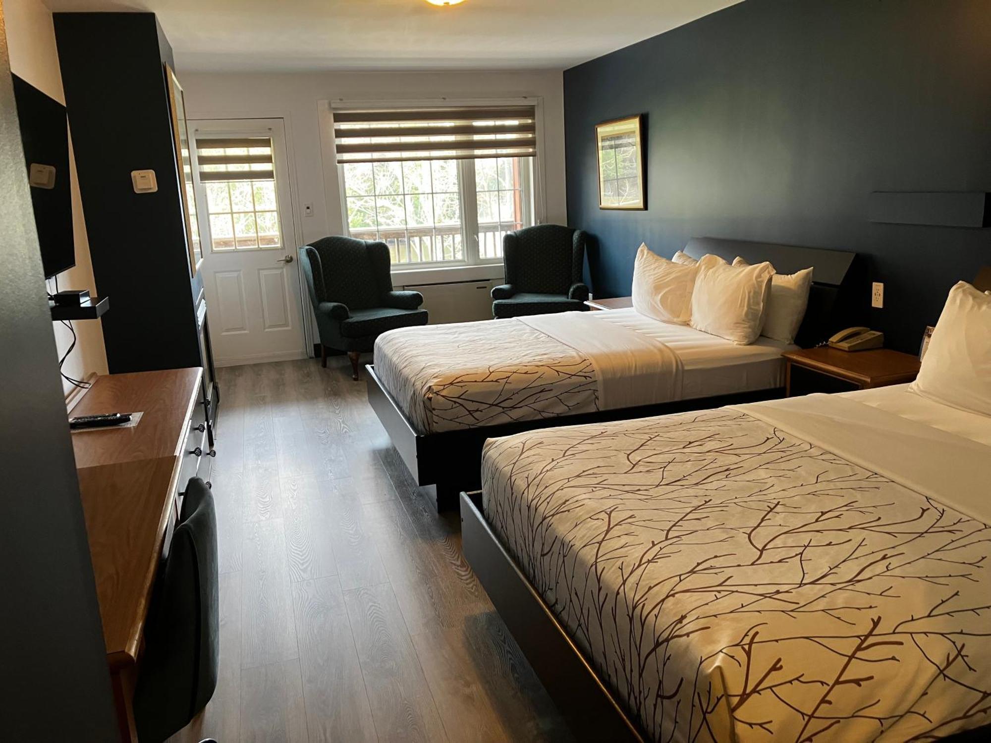 Standard Queen Room with Two Queen Beds - Non Smoking